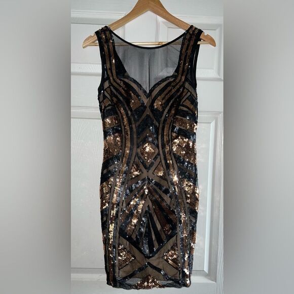 BEBE Black and Gold Sequined & Meshed Festive holiday party Dress Size Small EUC - Picture 2 of 11